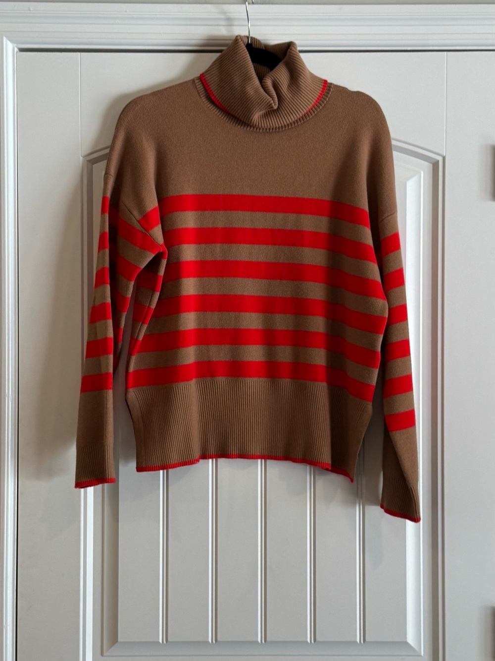 Tahari Turtleneck Striped Sweater in Camel Brown and Red Size Large